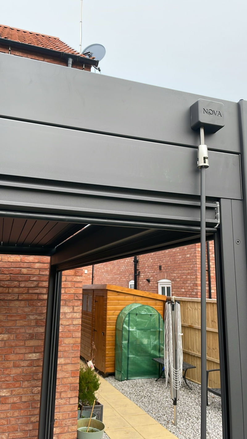 Laden Sie das Bild in Galerie -Viewer, Nova – Titan-Aluminium-Pergola, 4 m x 3 m, rechteckig – Grau 
