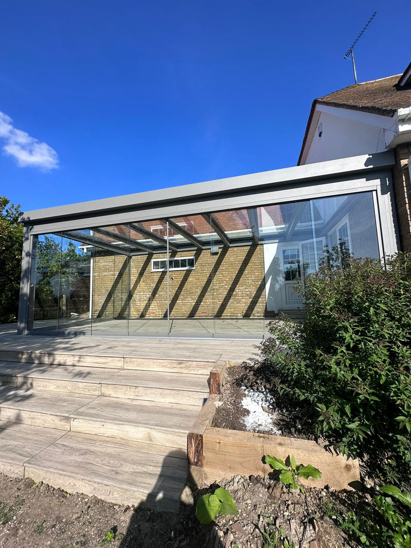 Cargue la imagen en el visor de la galería, Terraza de aluminio con solárium de vidrio Skyview UltraLine 
