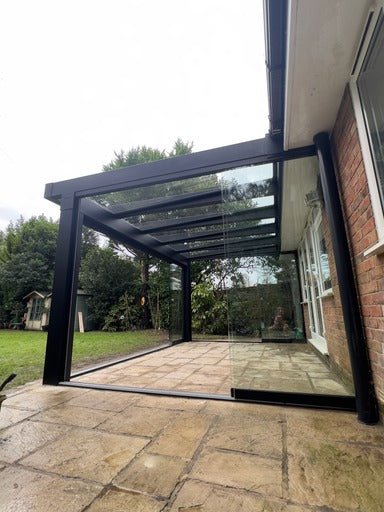 Cargue la imagen en el visor de la galería, Terraza de aluminio con solárium de vidrio Skyview UltraLine 
