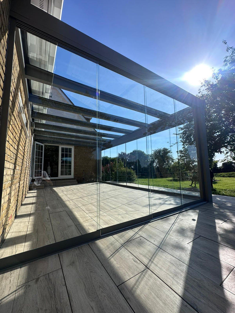 Cargue la imagen en el visor de la galería, Terraza de aluminio con solárium de vidrio Skyview UltraLine 
