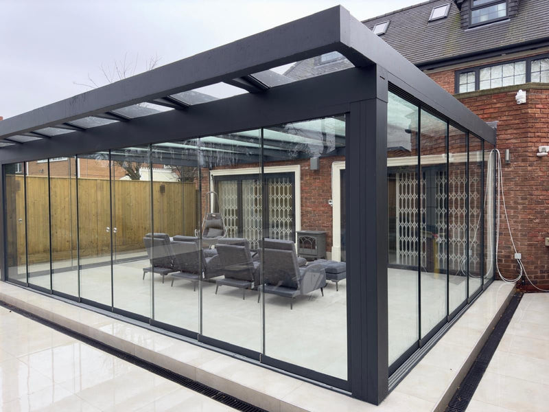 Cargue la imagen en el visor de la galería, Terraza de aluminio con solárium de vidrio Skyview UltraLine 
