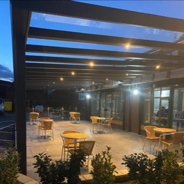 Cargue la imagen en el visor de la galería, Pérgola Veranda Deponti Bosco de aluminio 4m x 4m montada en la pared 
